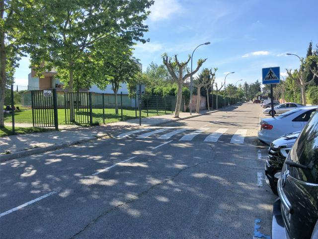 Ciudadanos Villanueva de la Cañada presenta una propuesta para mejorar la visibilidad de los pasos de peatones